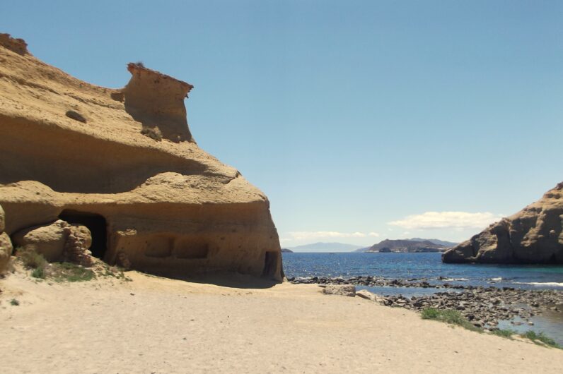 Una ruta de senderismo por la Murcia m&aacute;s paradis&iacute;aca: cuatro calas donde darse el primer chapuz&oacute;n del a&ntilde;o