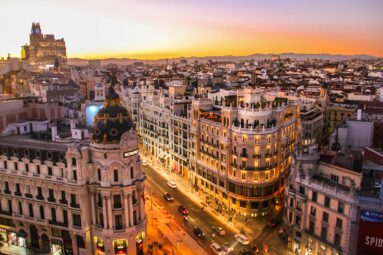 Las mejores azoteas para cenar en Madrid cuando cae la noche y bajan las temperaturas