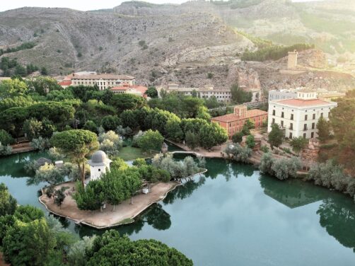 Esta es la villa termal de Arag&oacute;n perfecta para relajarse en verano: est&aacute; cerca de un monasterio &uacute;nico