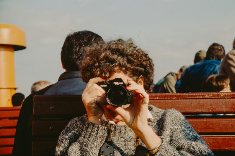 Olv&iacute;date del m&oacute;vil: el revival de las c&aacute;maras digitales para fotografiar tus vacaciones