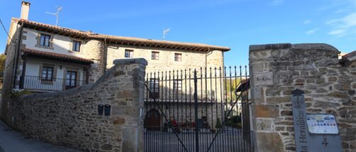 Por qu&eacute; tienes que ir a este pueblo del norte de Burgos: est&aacute; lleno de palacios y rodeado de paisajes preciosos