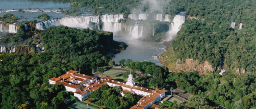 Dormir frente a las cataratas de Iguaz&uacute;: as&iacute; es el &uacute;nico hotel situado dentro del parque nacional