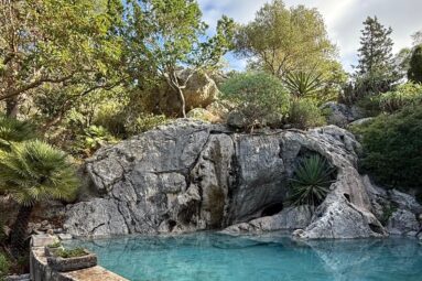 Este jard&iacute;n de Mallorca te har&aacute; amar a&uacute;n m&aacute;s el Mediterr&aacute;neo: lo cre&oacute; una famosa paisajista
