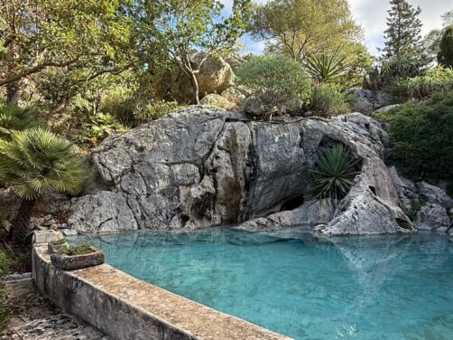 Este jard&iacute;n de Mallorca te har&aacute; amar a&uacute;n m&aacute;s el Mediterr&aacute;neo: lo cre&oacute; una famosa paisajista