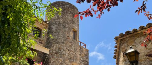 El pueblo m&aacute;s bonito y mejor conservado de Catalu&ntilde;a es medieval y est&aacute; entre arrozales